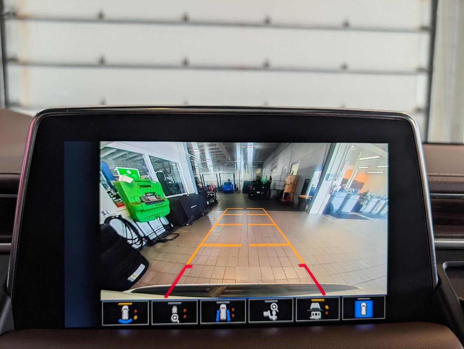 Used 2022 Pearl Chevrolet High Country image 30