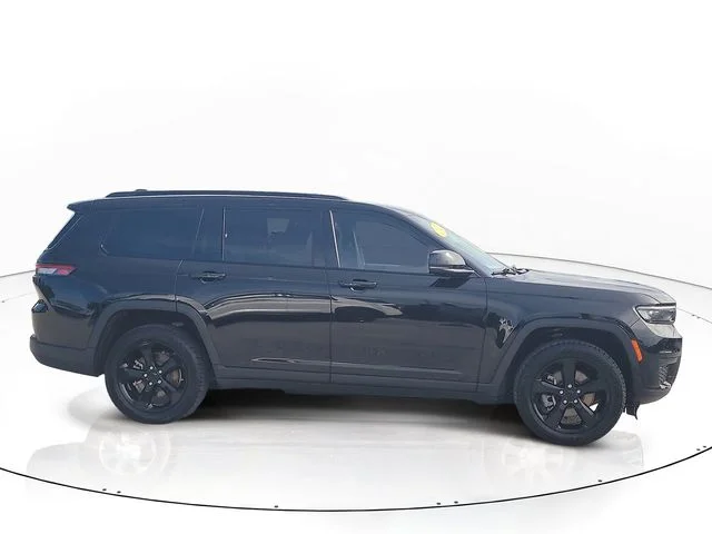 Used 2021 Black Jeep Altitude image 4