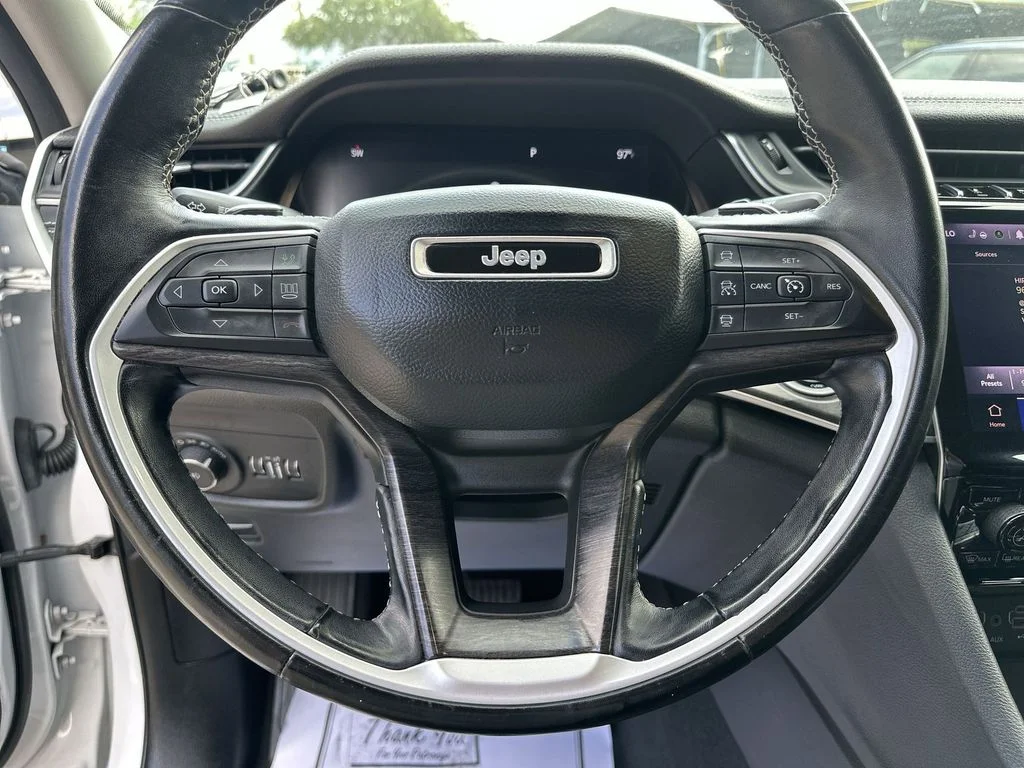 Used 2022 Bright White Clearcoat Jeep Limited image 11
