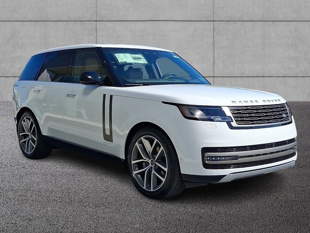 New 2026 Fuji White Land Rover SE image 2