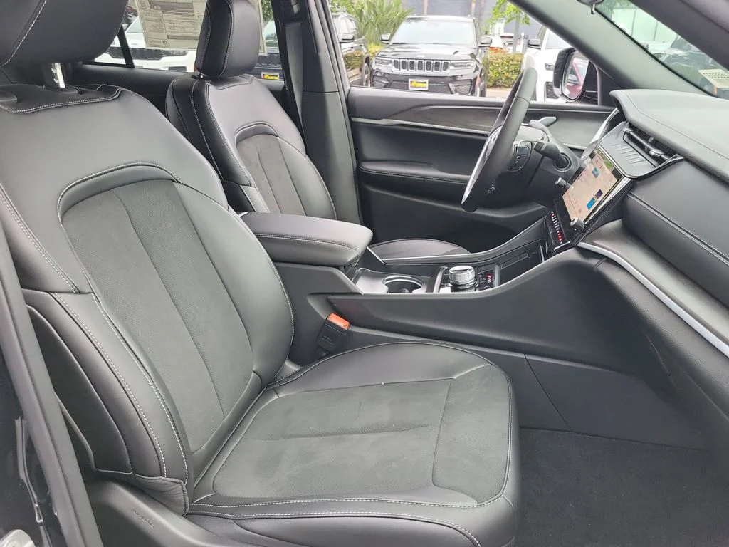 New 2026 Black Jeep Altitude image 16