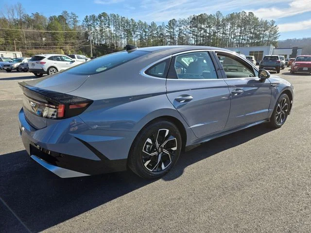 Used 2025 Blue Hyundai SEL image 8