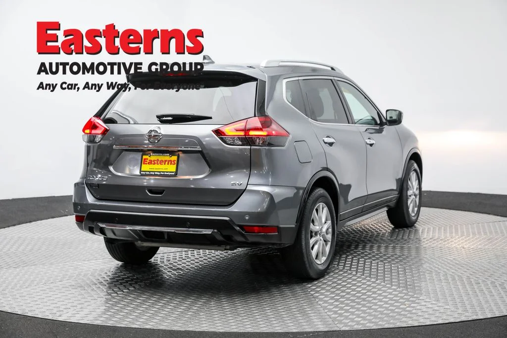 Used 2019 Gray Nissan SV image 5