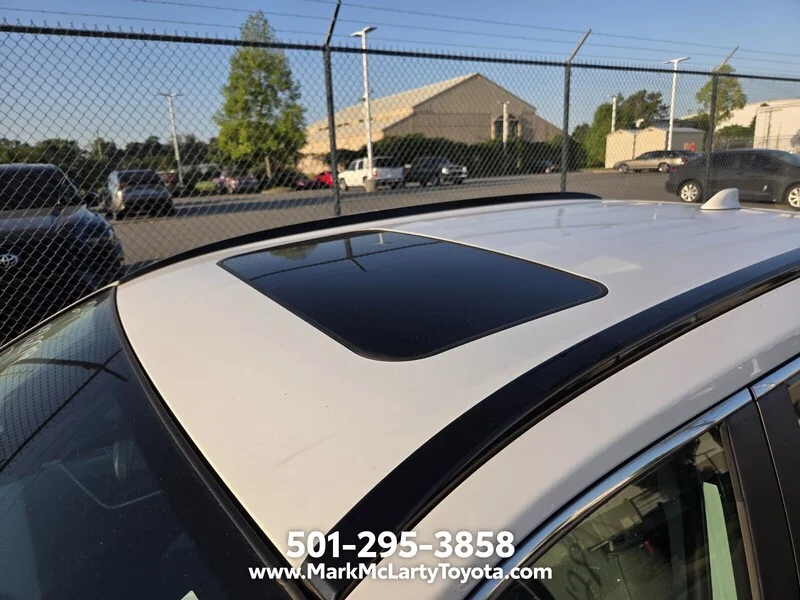Used 2024 Ice TOYOTA XLE image 7