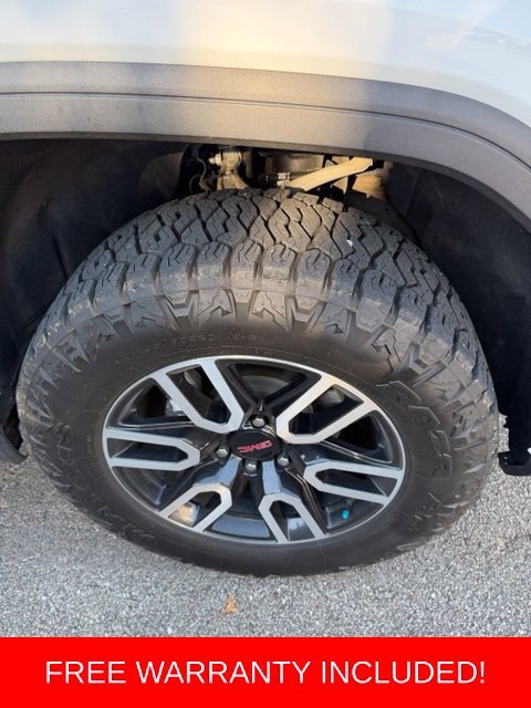 Used 2022 White GMC AT4 image 7