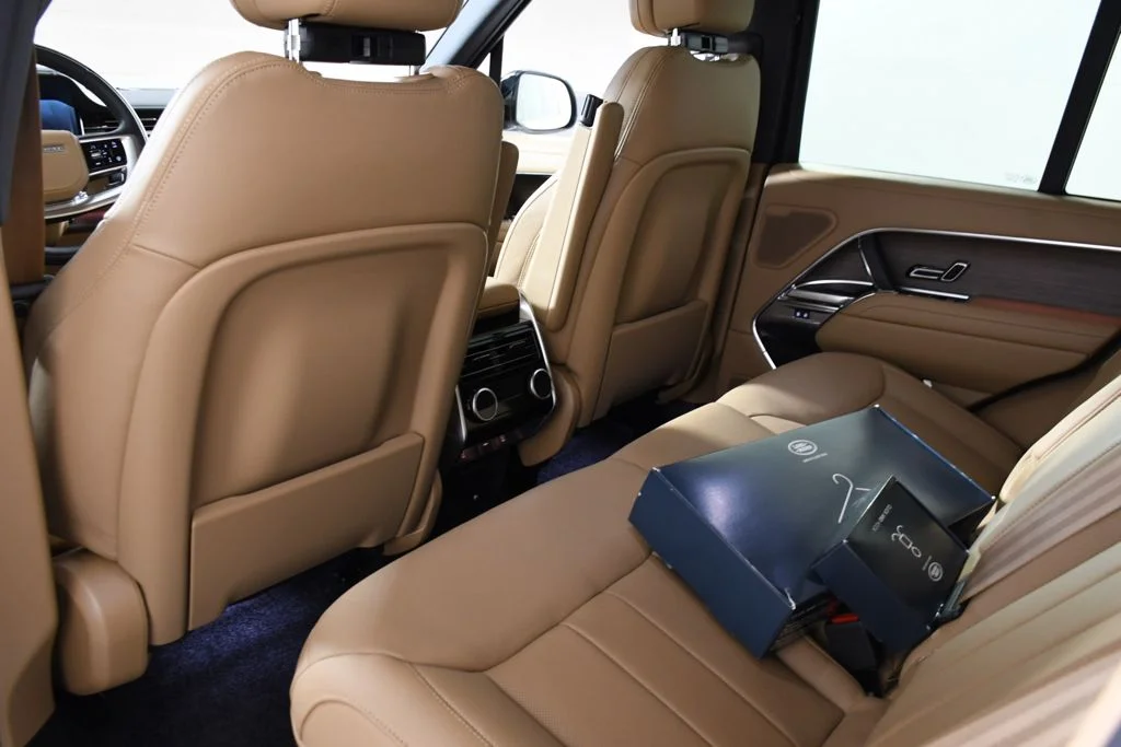New 2026 Ostuni Pearl Wh Land Rover SE image 26