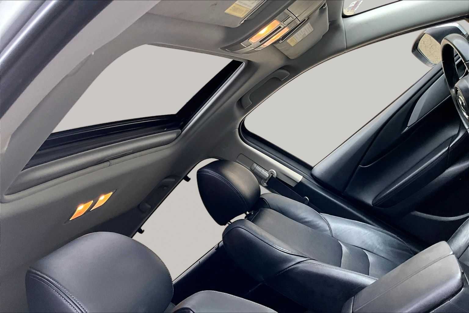 Used 2018 Sonic Silver Metallic Mazda Touring image 14