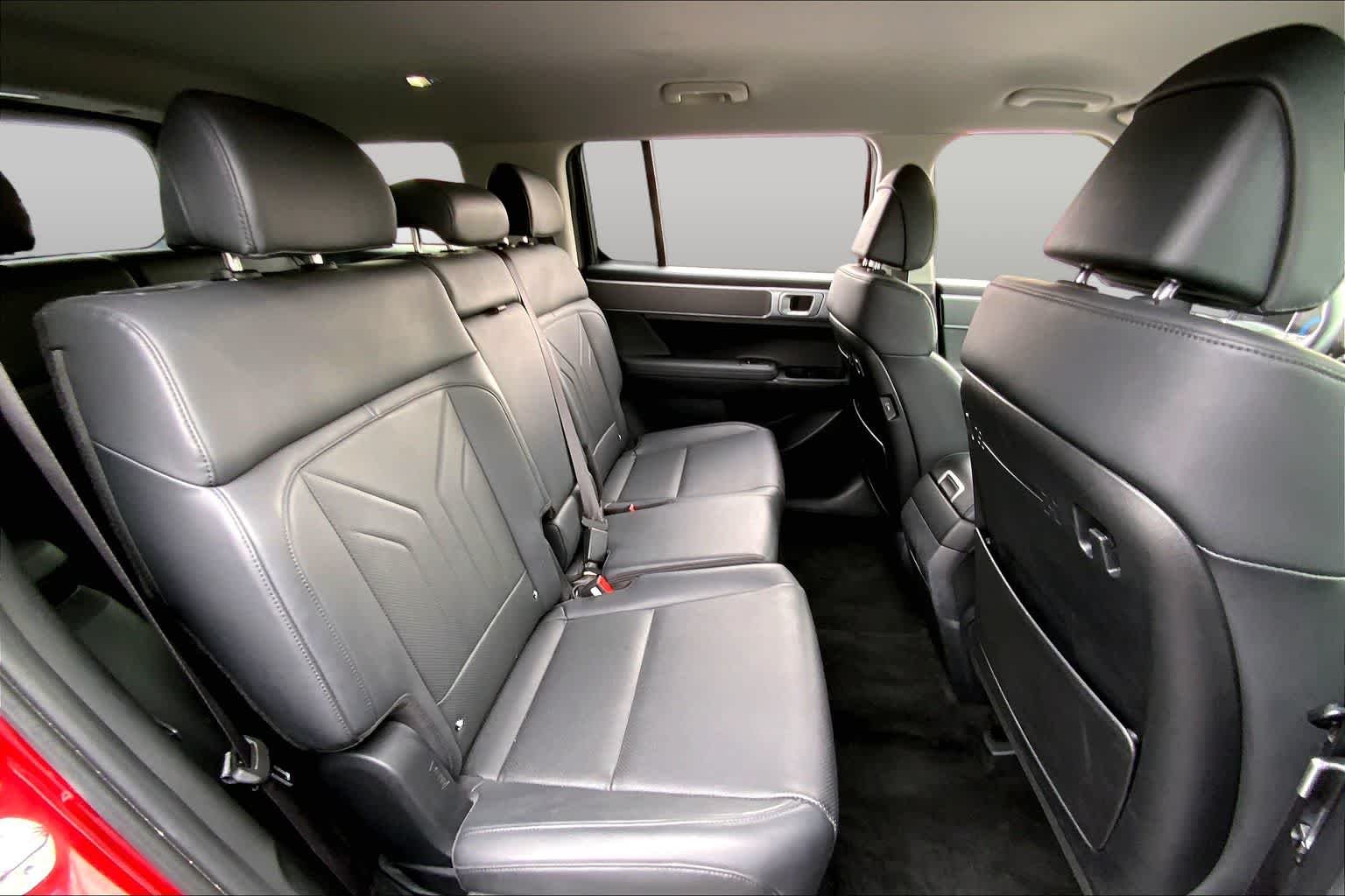 Used 2025 Ultimate Red Hyundai SEL image 20