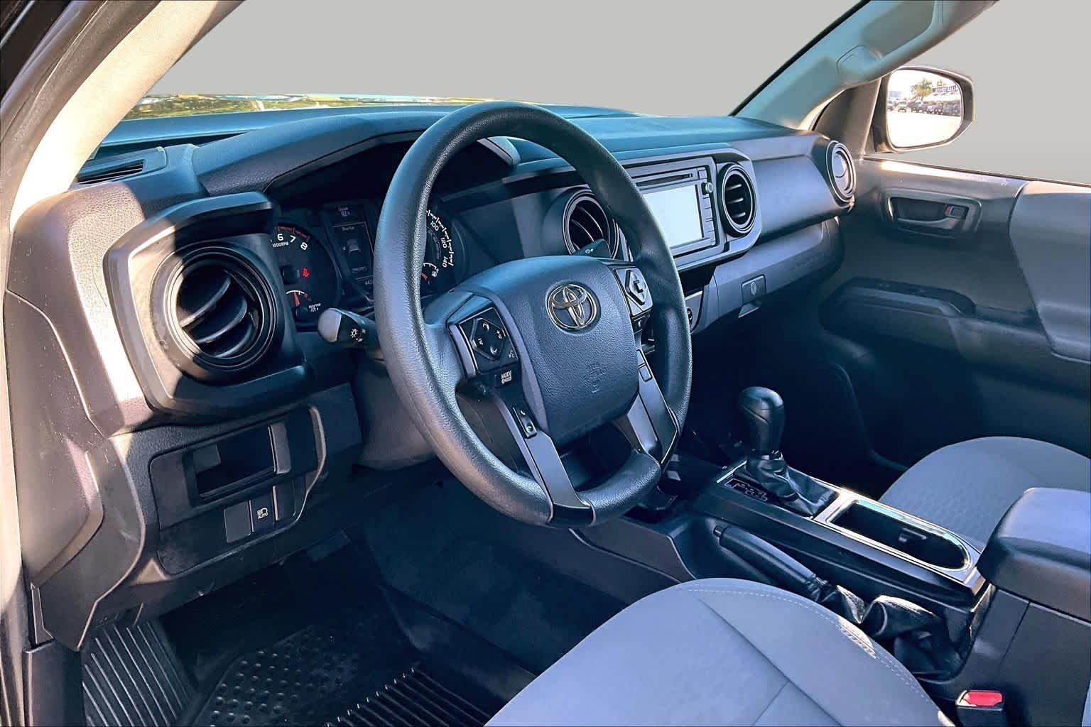 Used 2018 Midnight Black Metallic Toyota SR image 17