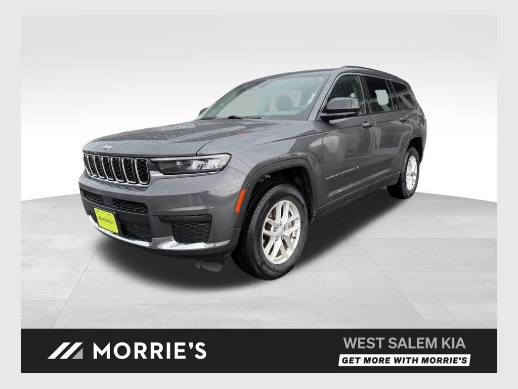 Used 2023 Gray Jeep Laredo image 1