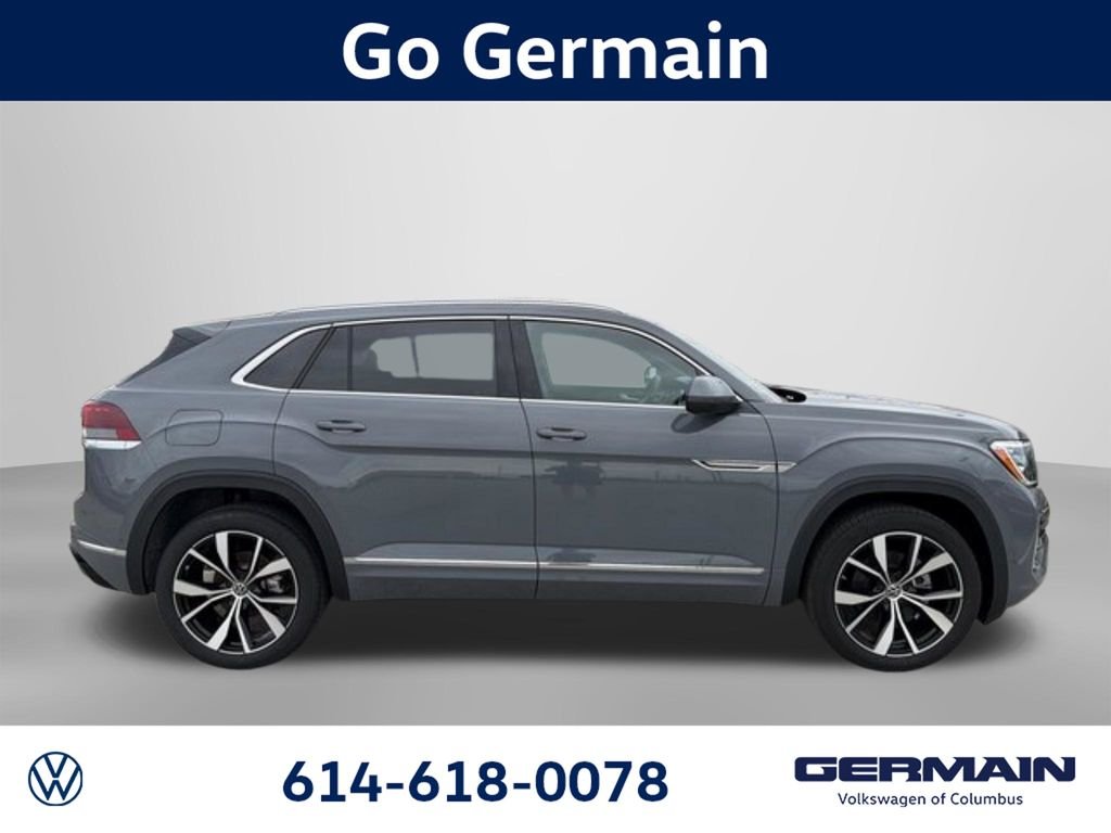 2026 Volkswagen Atlas Cross Sport SEL Premium R-LINE photo 4