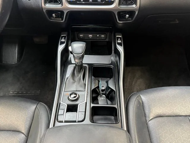 Used 2022 White Kia X-Line EX image 15