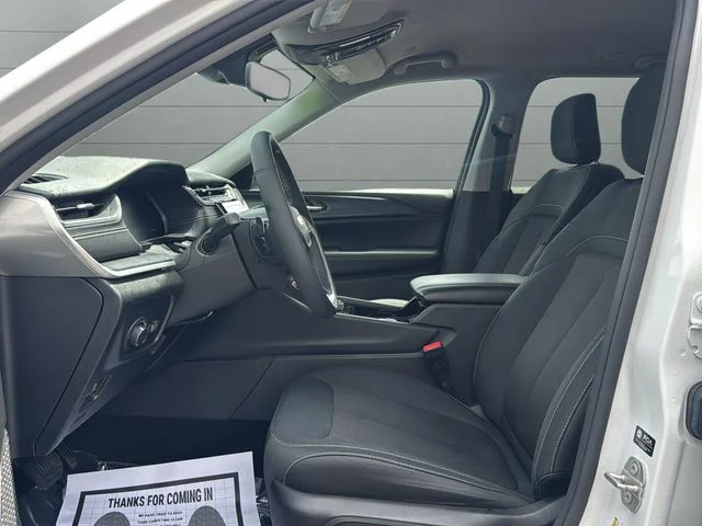 Used 2023 White Jeep Laredo image 11