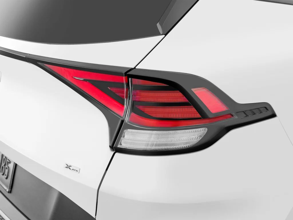 Used 2023 White Kia EX image 16