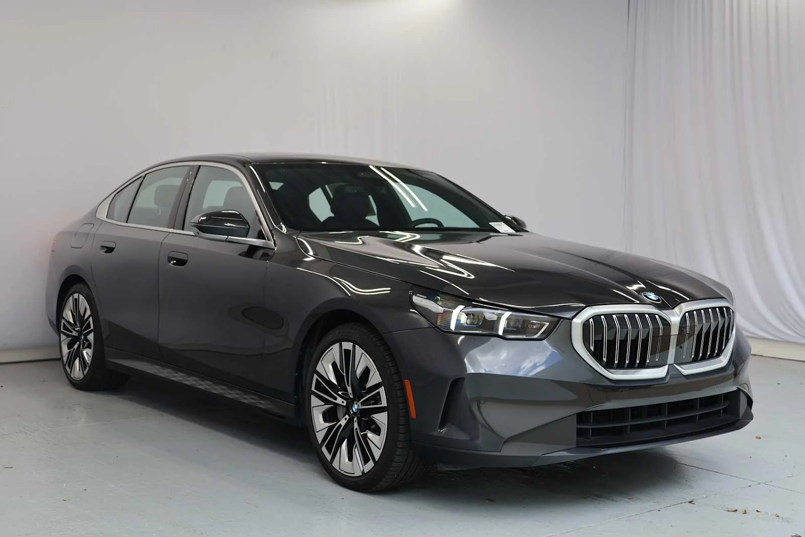 Used 2024 Dark Graphite Metallic BMW 530i xDrive image 4