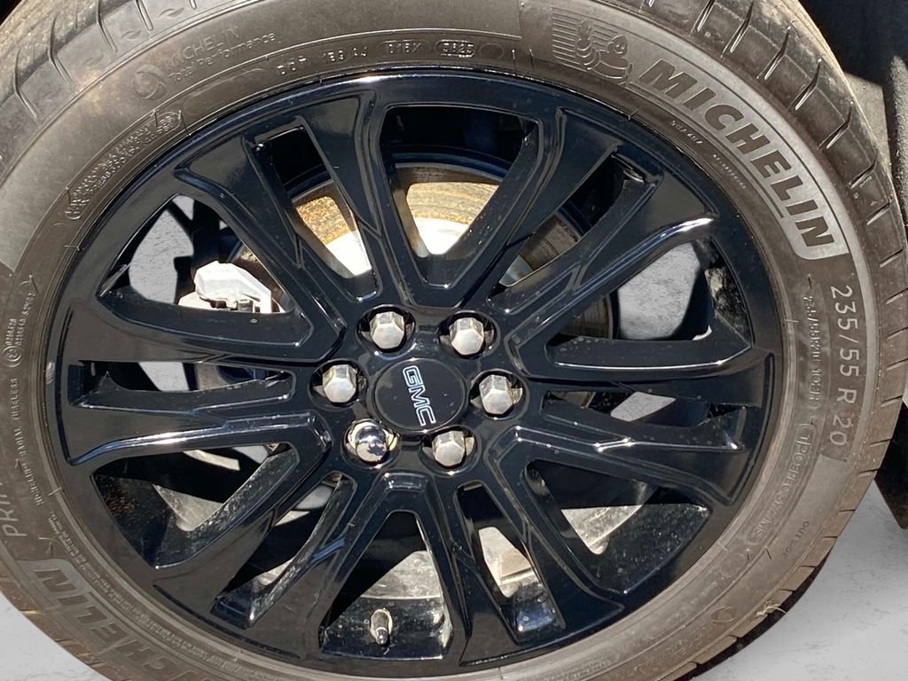 Used 2023 Silver GMC SLE image 27