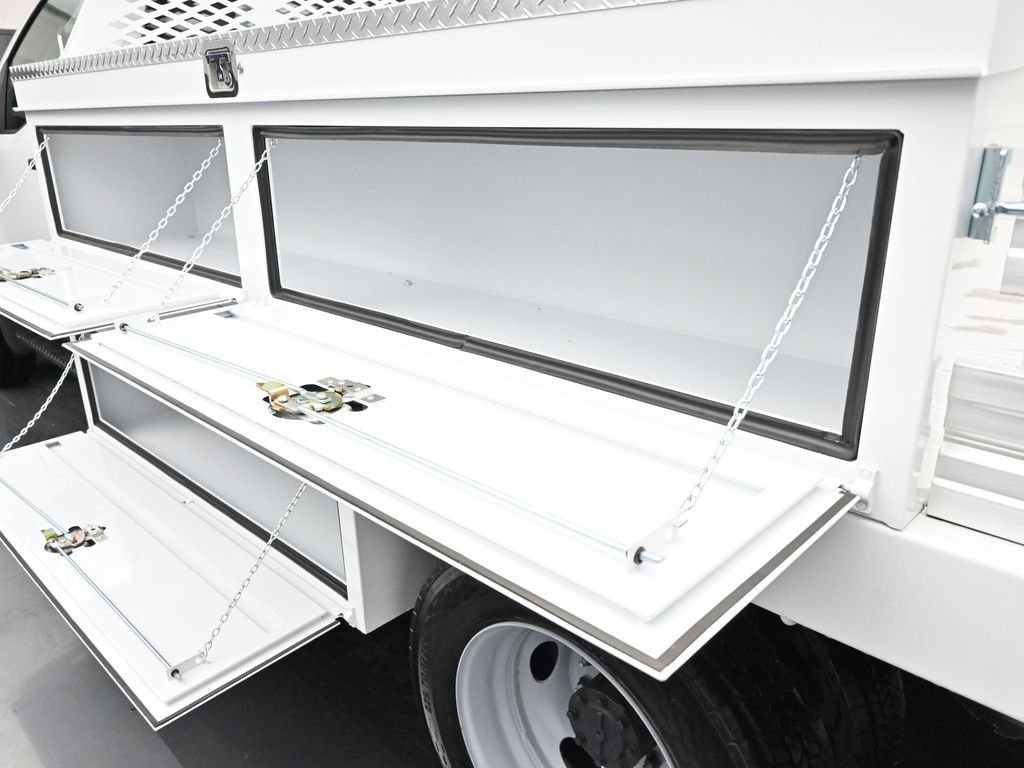 New 2025 Oxford White Ford XL image 18