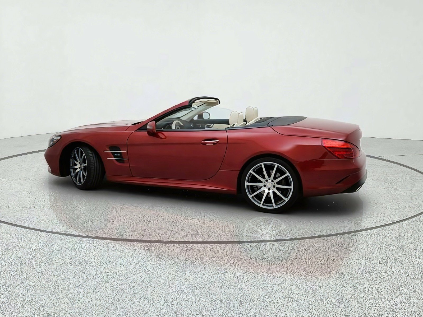 Used 2017 designo Cardinal Red Metallic Mercedes-Benz SL 450 image 13