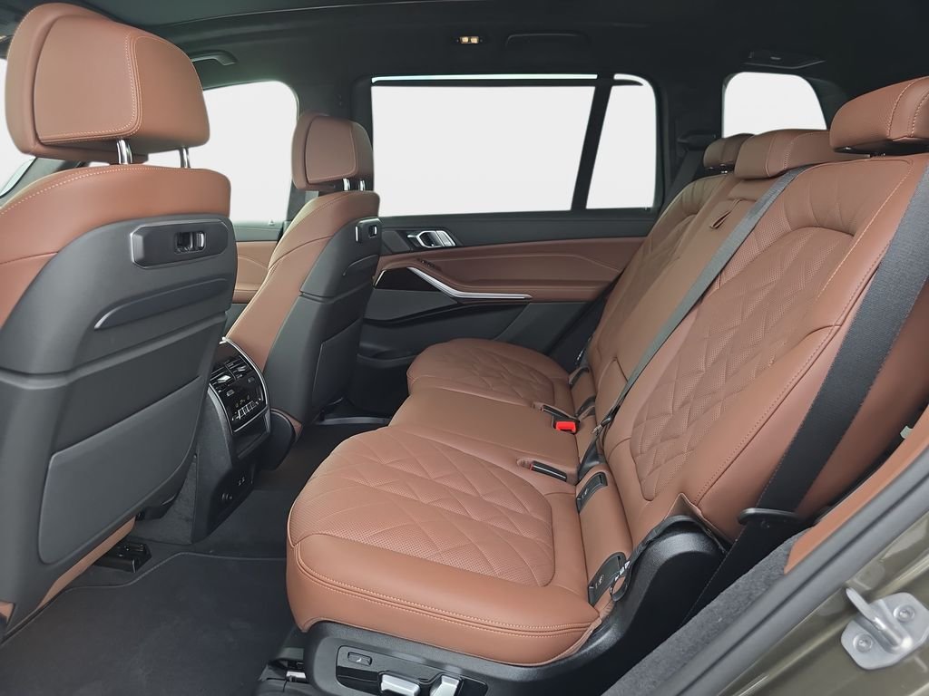 New 2027 Manhattan Green Metallic BMW xDrive40i image 9