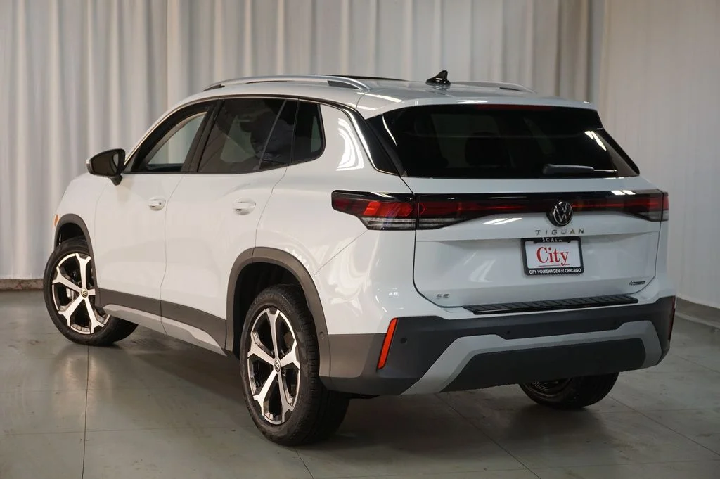 New 2026 Pure White Volkswagen SE image 7