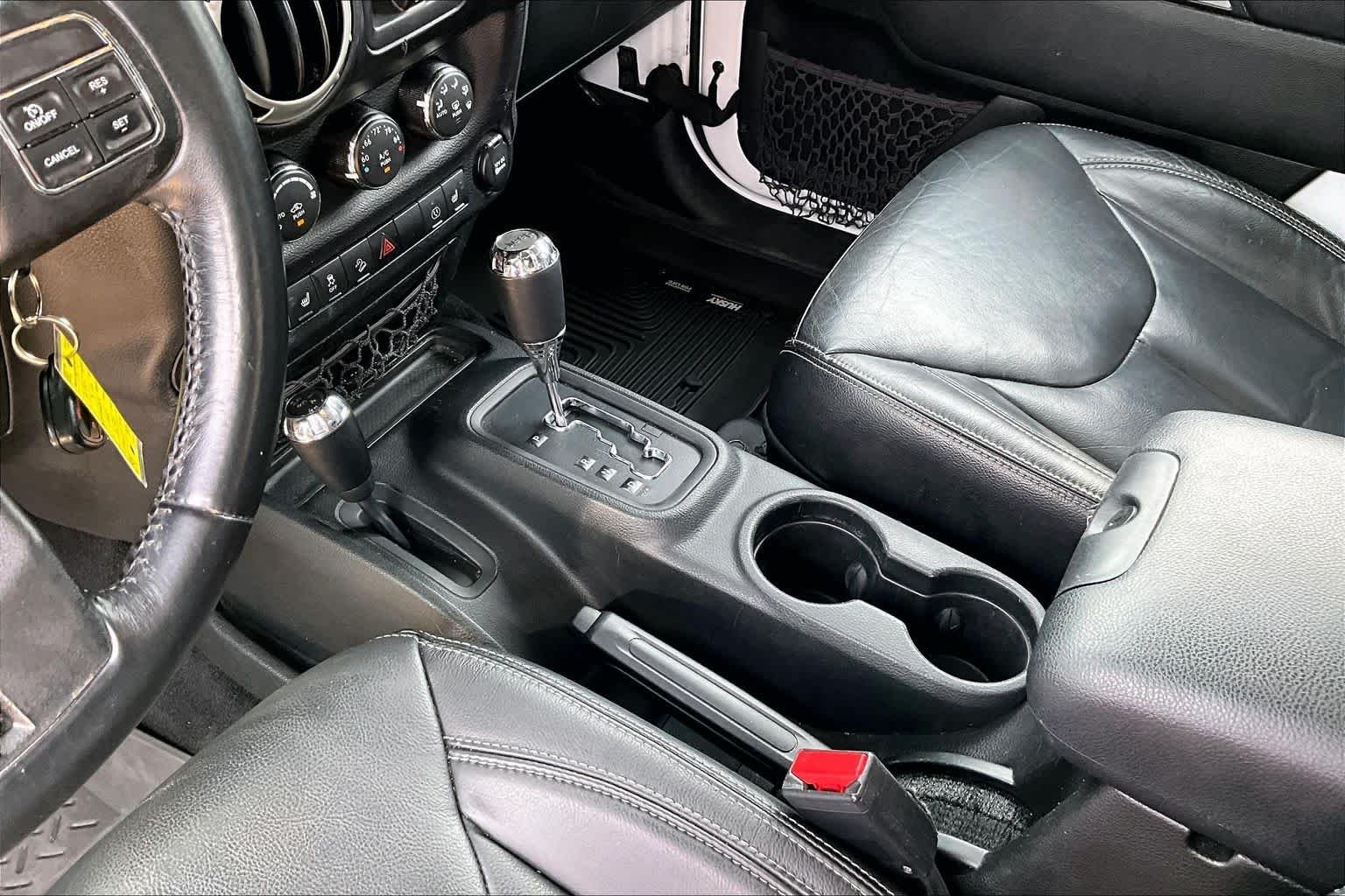 Used 2017 Bright White Clearcoat Jeep Sahara image 15