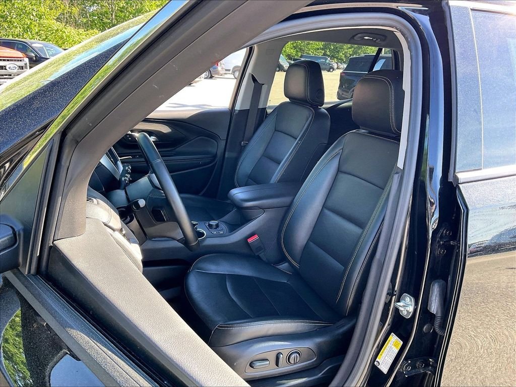 Used 2024 Black GMC SLT image 9