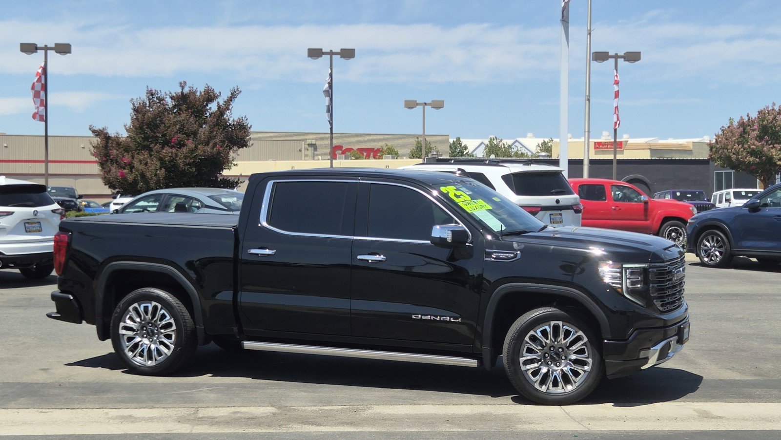 Used 2025 Onyx Black GMC Denali Ultimate image 3