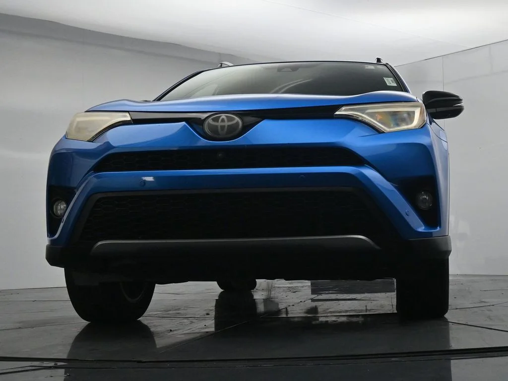 Used 2017 Blue Toyota SE image 18