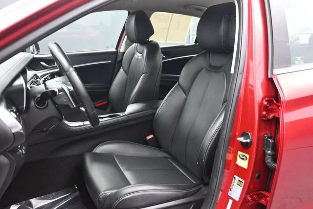 Used 2021 Red Genesis 2.0T image 5