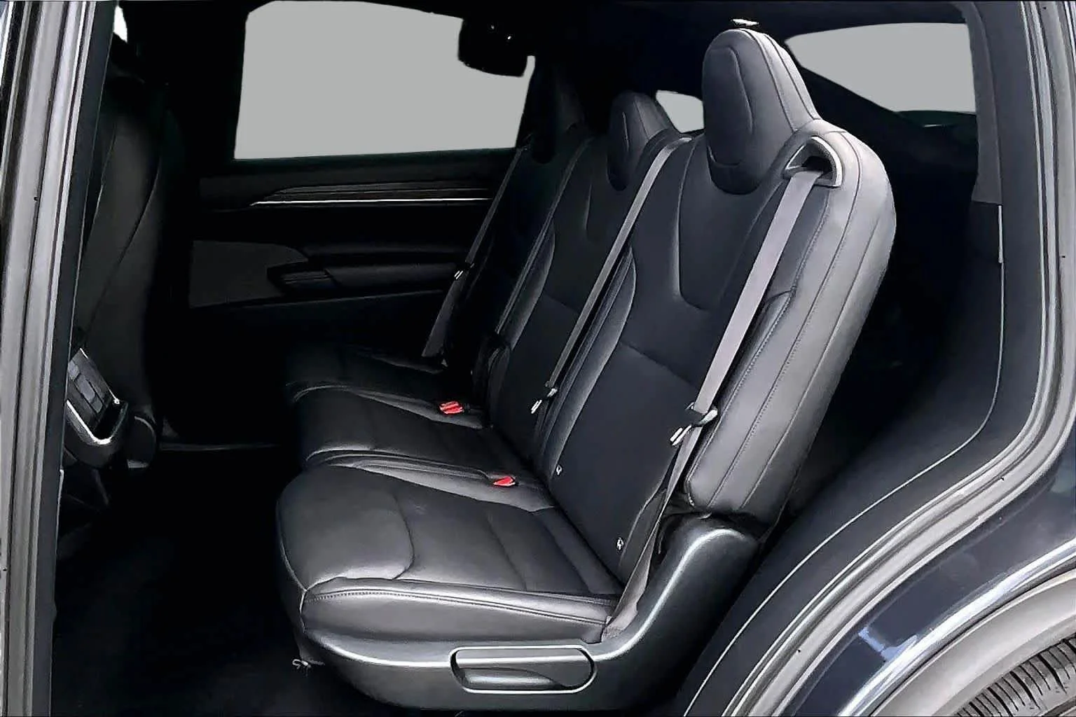 Used 2024 Stealth Grey Tesla  image 19