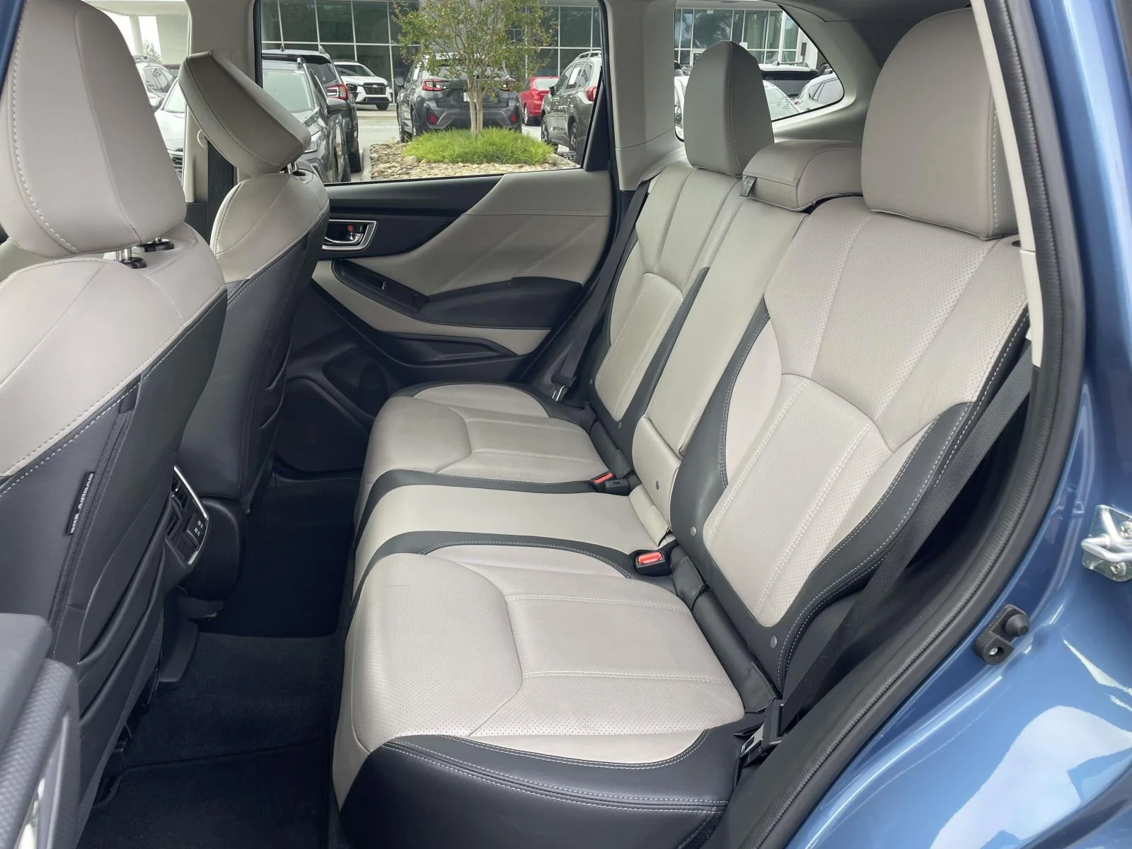 Used 2024 Horizon Blue Pearl Subaru Limited image 3