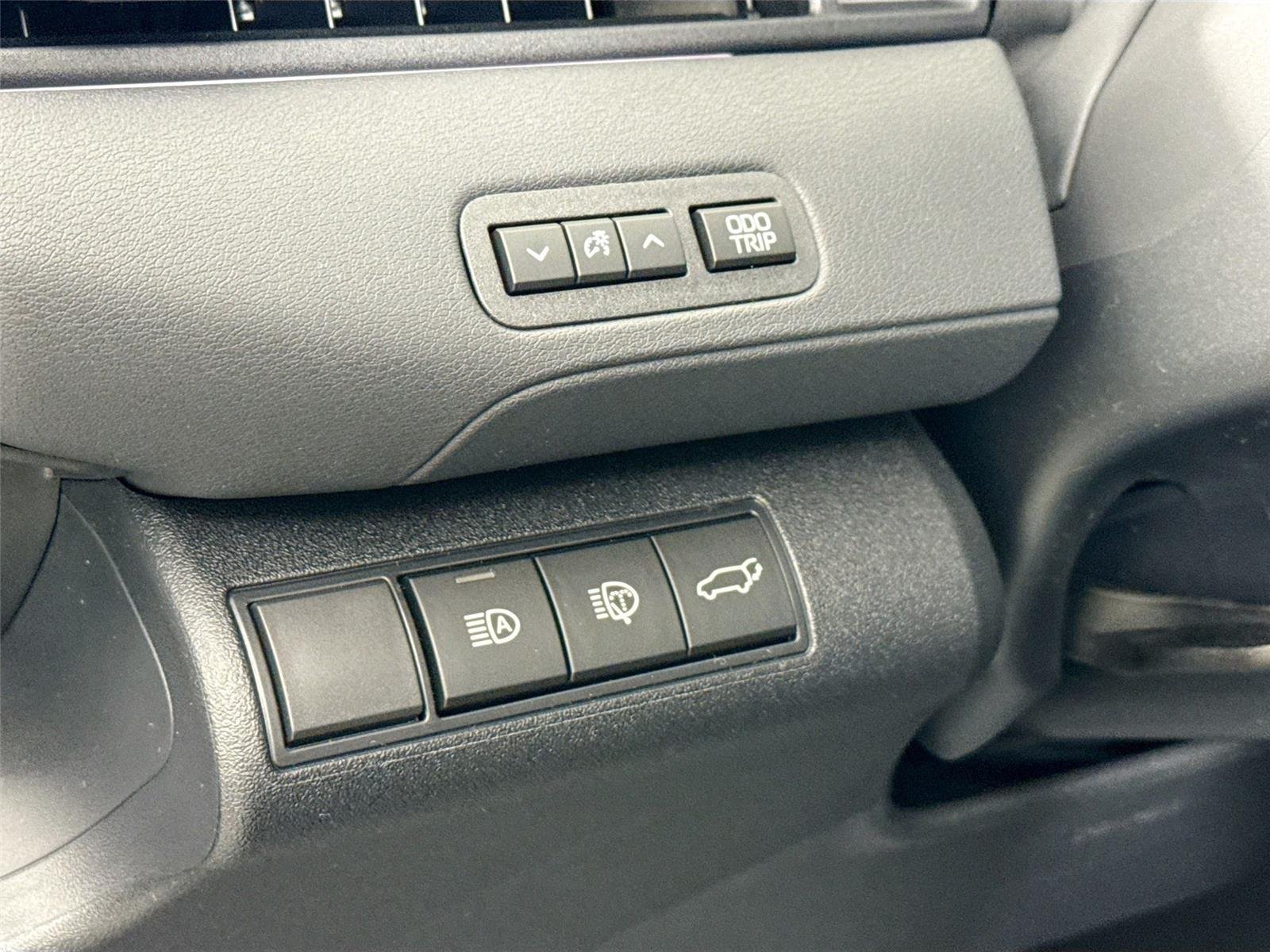 New 2026 Wind Chill Pearl Toyota XLE image 17