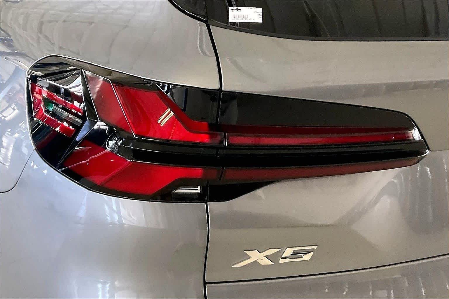 New 2026 Skyscraper Grey Metallic BMW xDrive40i image 14
