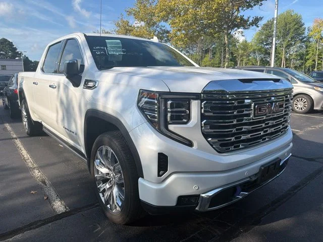 Used 2025 White Frost Tricoat GMC Denali image 1