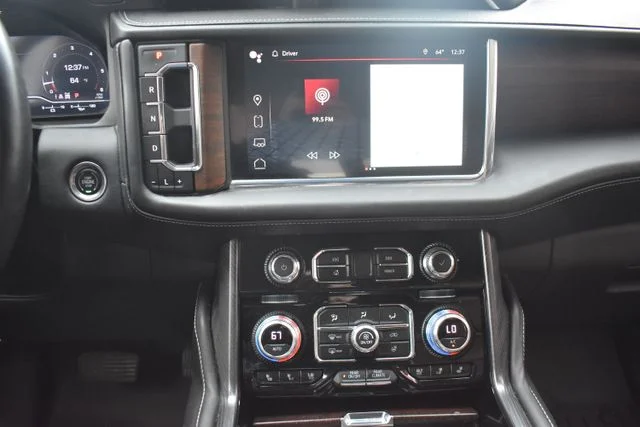 Used 2023 White GMC Denali Ultimate image 40