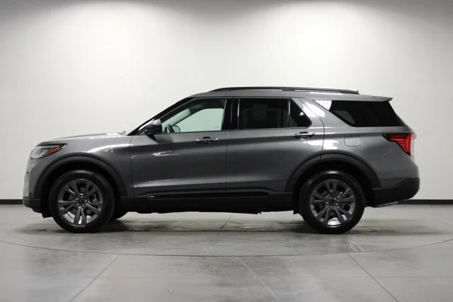 New 2026 Carbonized Gray Metallic Ford Active image 31