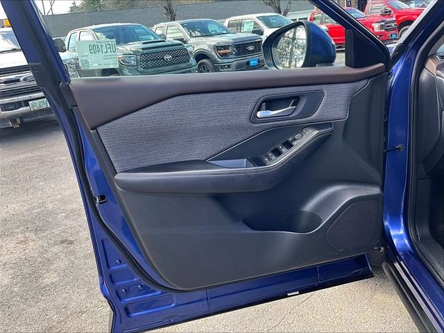Used 2023 Blue Nissan SV image 18