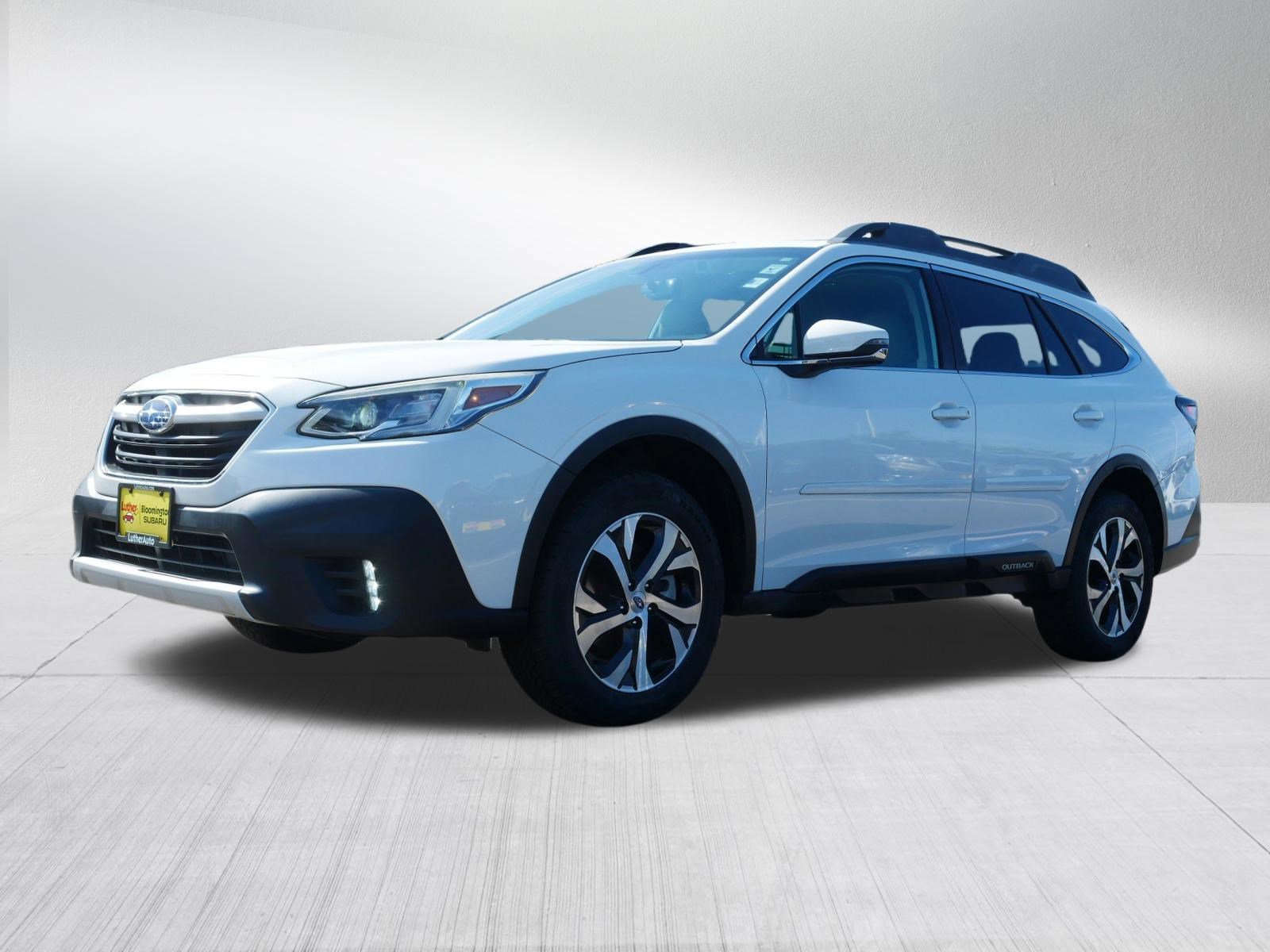 Used 2021 Crystal White Pearl Subaru Limited image 3