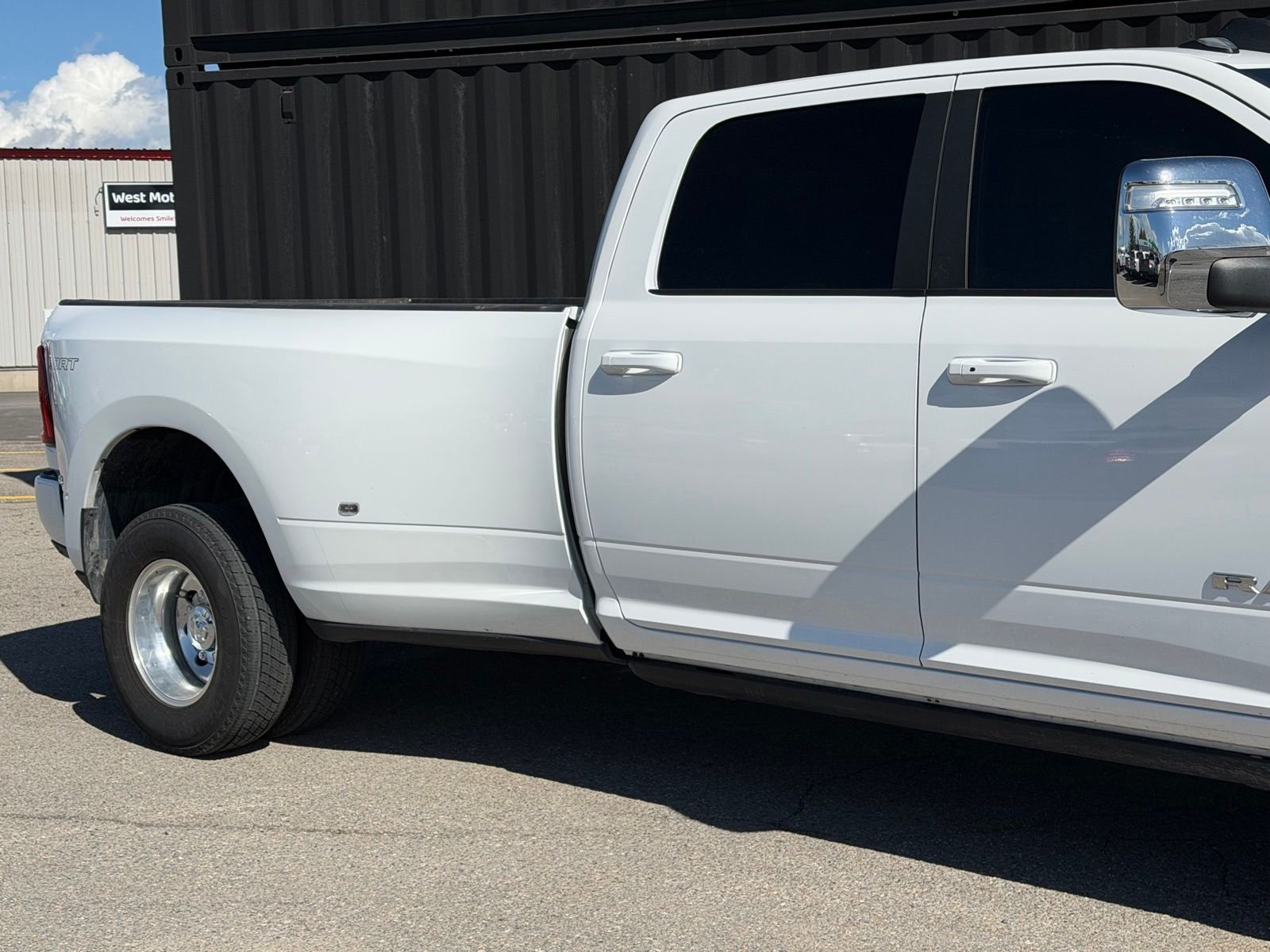 View vehicle photo 5