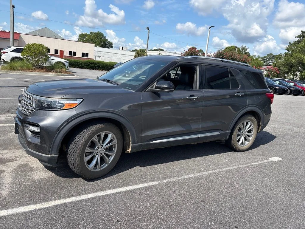 Used 2020 Gray Ford Limited image 2