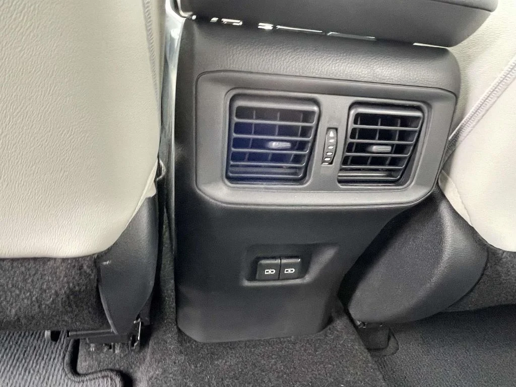Used 2025 Wind Chill Pearl Toyota XLE Premium image 12