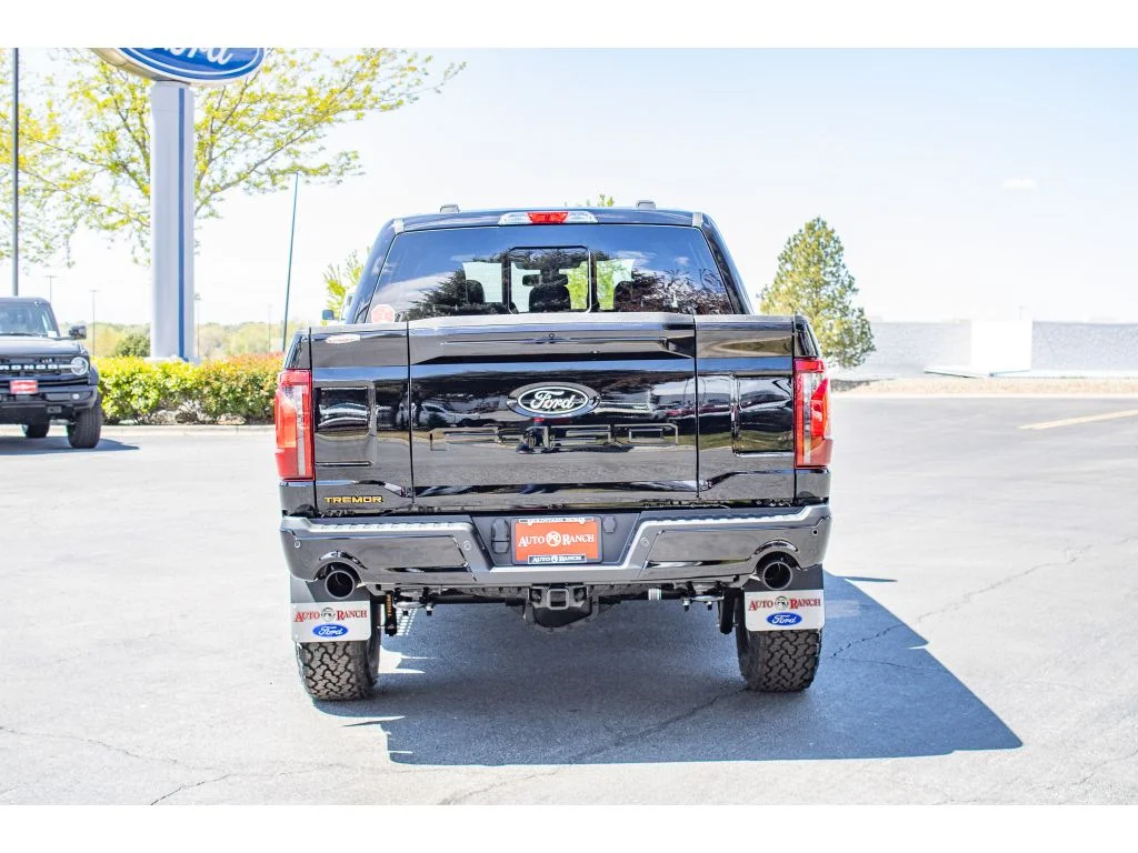 New 2026 AGATE BLACK METALLIC Ford Tremor image 7