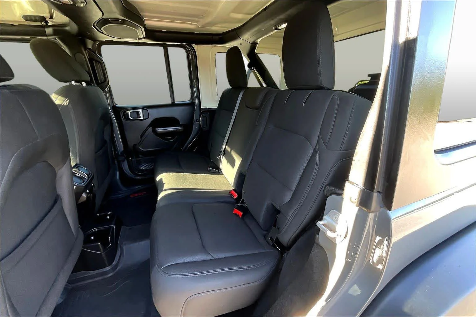 Used 2018 Sting-Gray Clearcoat Jeep Sport S image 19