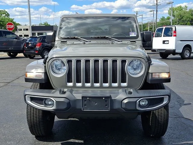 Used 2018 Gray Jeep Unlimited Sahara image 3