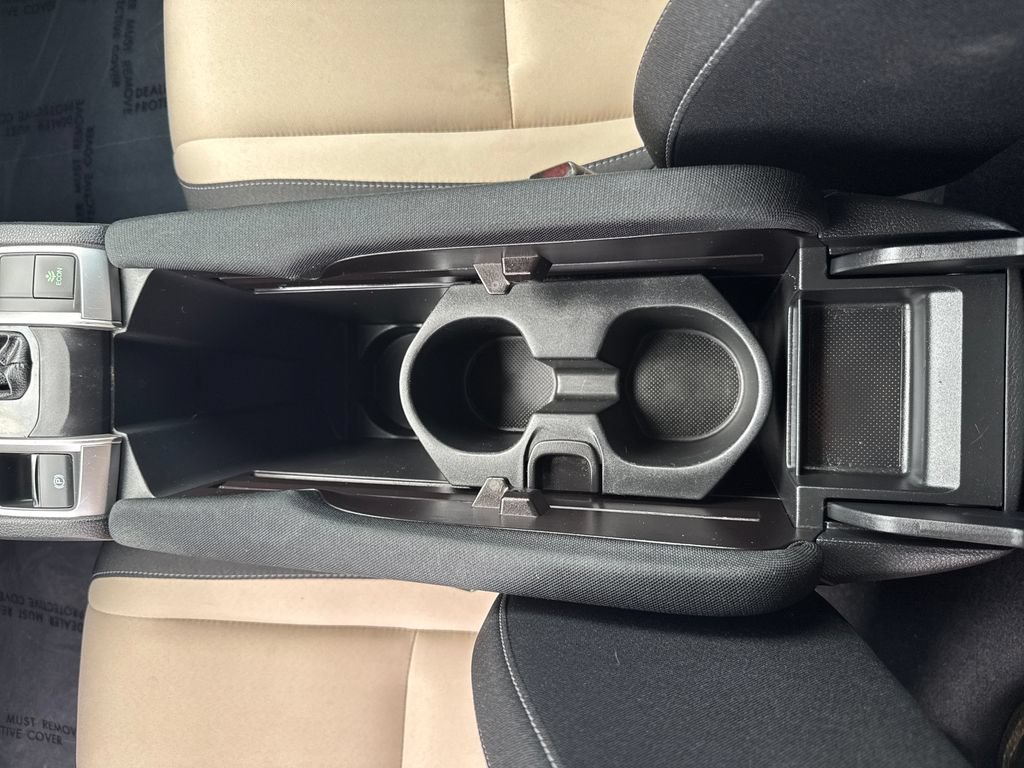 Used 2017  Honda LX image 19