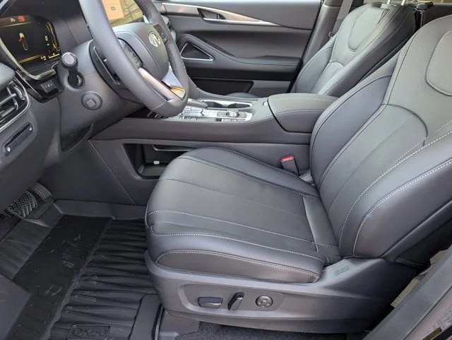 New 2027 MINERAL BLACK INFINITI LUXE image 21