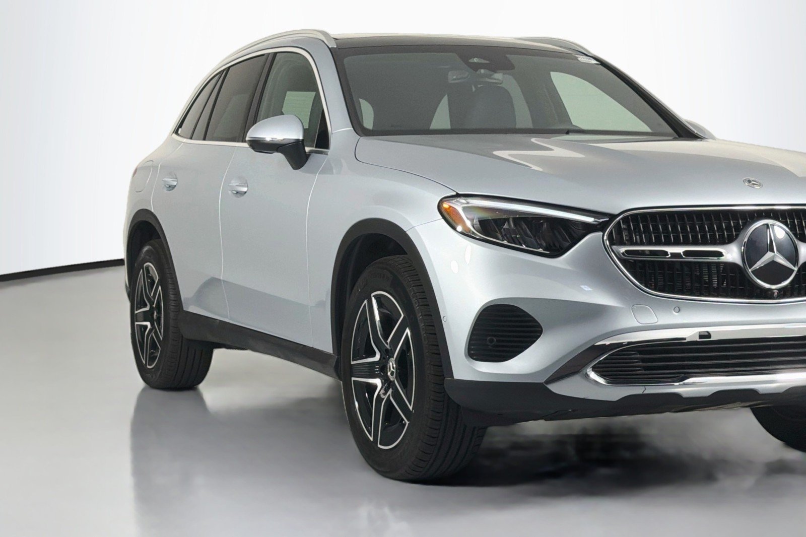 New 2026 Cirrus Silver Metallic Mercedes-Benz GLC 300 SUV image 13