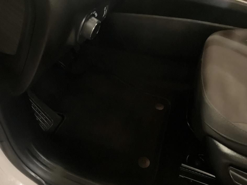 Used 2023 White Jeep Sport image 17