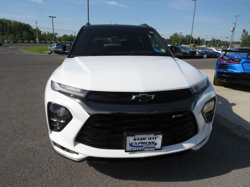 Used 2022 Summit White Chevrolet RS image 4