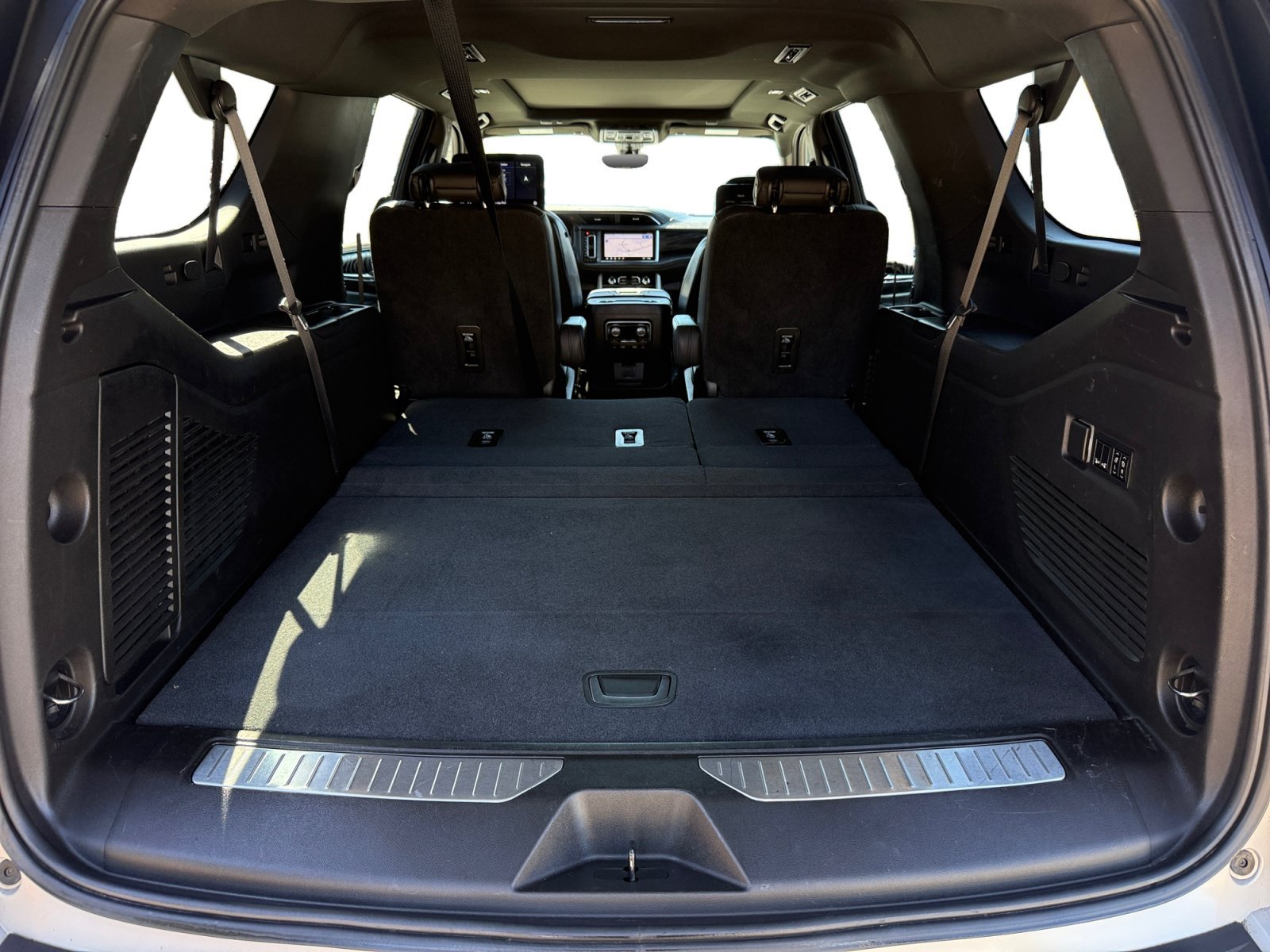Used 2021 Pearl Beige Metallic GMC Denali image 17
